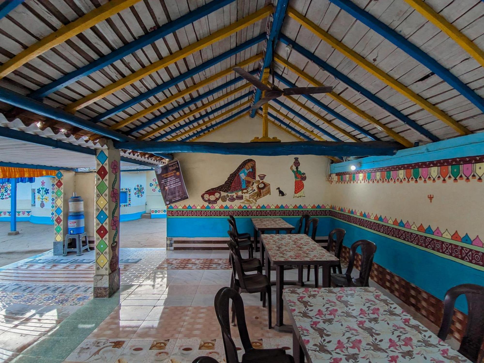White Land Villagestay Dhordo Luaran gambar