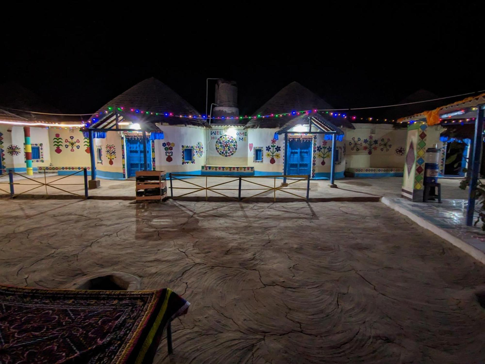 White Land Villagestay Dhordo Luaran gambar