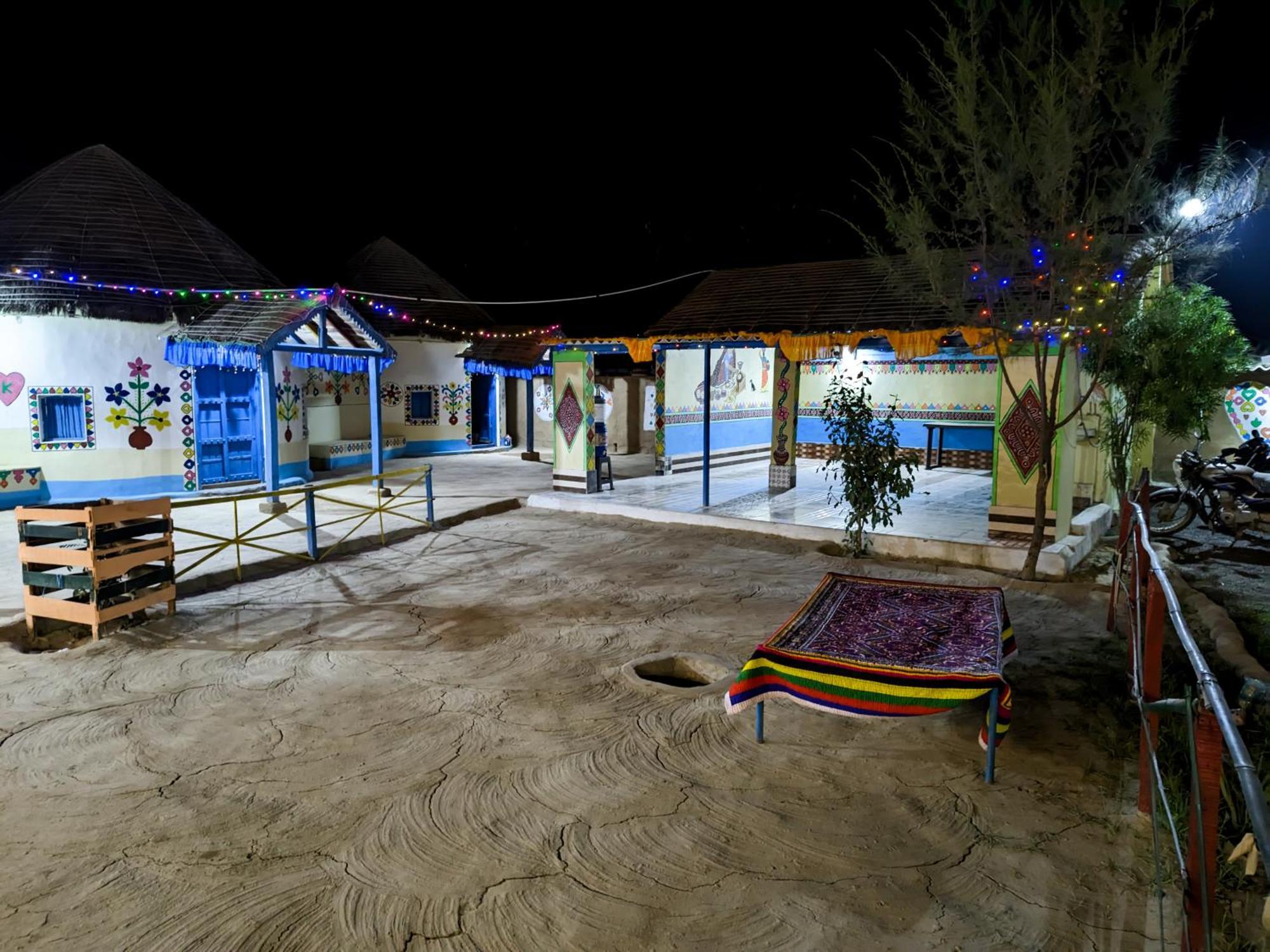 White Land Villagestay Dhordo Luaran gambar