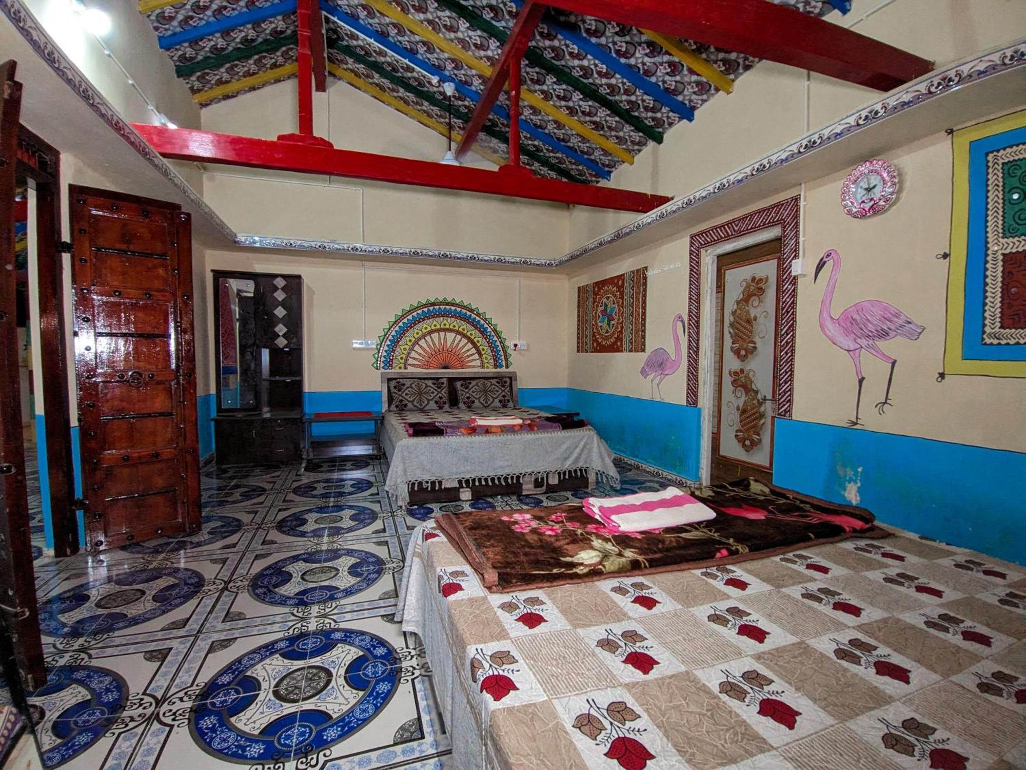 White Land Villagestay Dhordo Luaran gambar